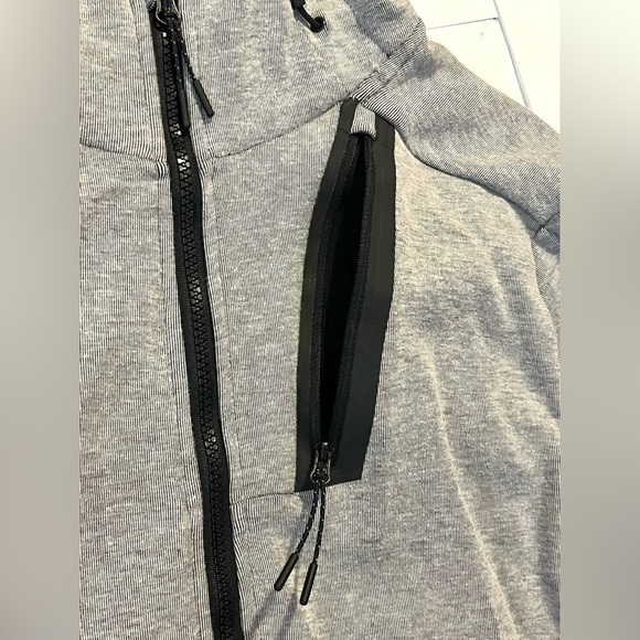 Champion Gray Hooded Jacket with Black Accents Women’s Size Medium - Picture 6 of 16